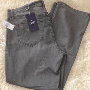 NWT NYDJ 16W straight leg jeans in Charcoal